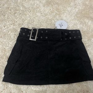 princess polly iconic cargo mini skirt! 🖤- SOLD 🛍️